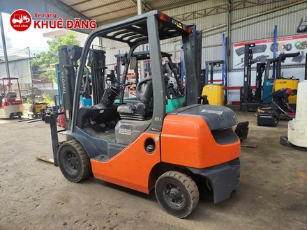 Xe Nâng 2.5 Tấn Máy Dầu Toyota 02-8FD25