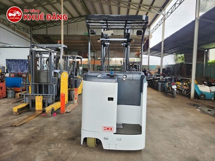 Xe nâng điện 2 tấn Nichiyu nâng cao 4m