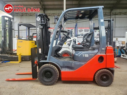 Toyota 02-8FD15: Xe Nâng Máy Dầu 1.5 Tấn 3m