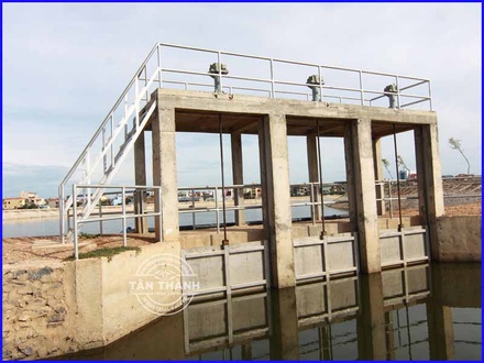 Van cửa phai Penstock là gì? Ứng dụng, cấu tạo và cách lựa chọn trong hệ thống van ngành nước